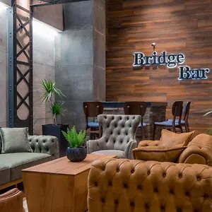 bridge-hotel.alltbilisihotels.com/